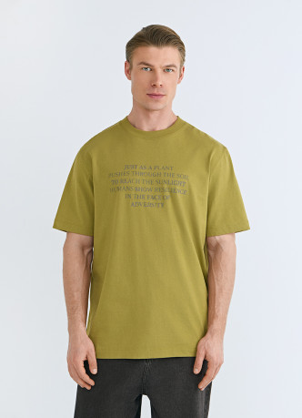 Футболка с принтом и вышивкой