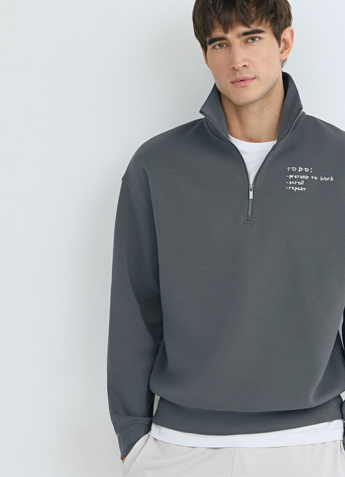 Толстовка с воротником-стойкой на молнии