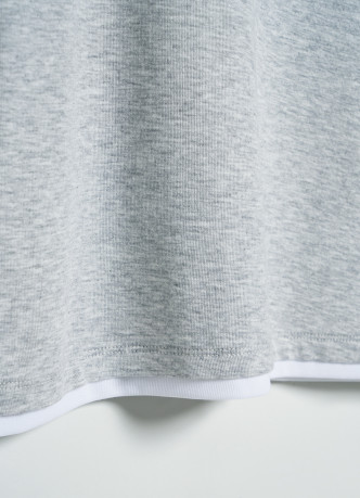 Футболка с контрастной окантовкой