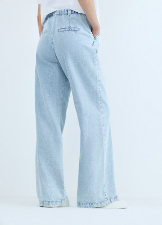 Тонкие джинсы на резинке со средней посадкой