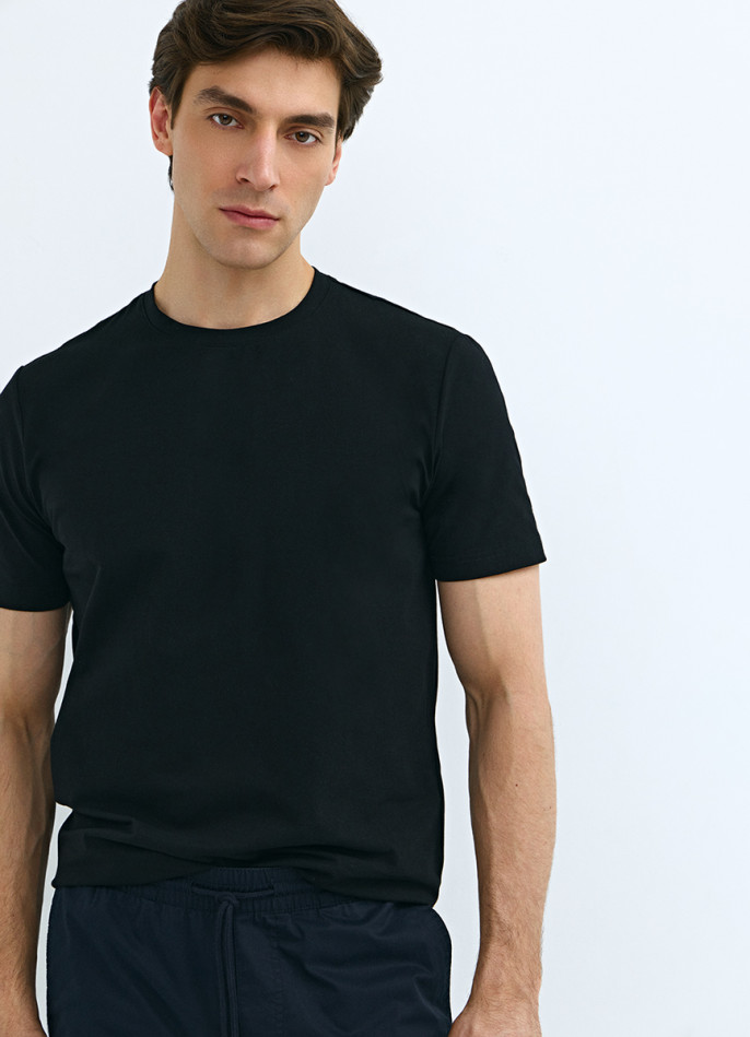 Базовая футболка