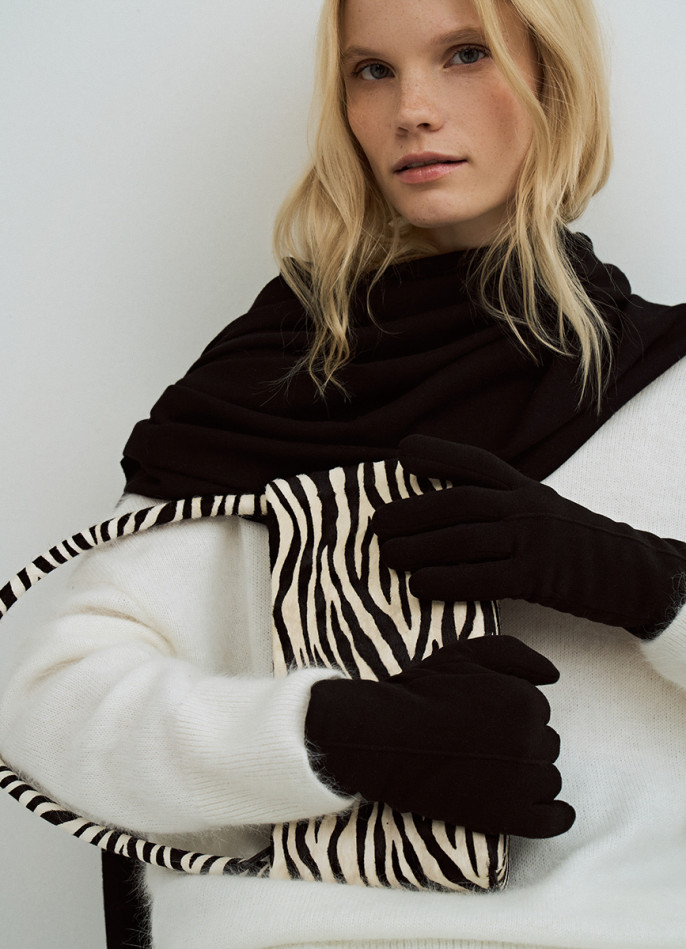 Перчатки из велюра