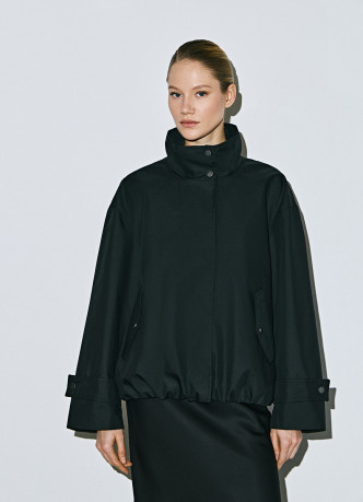 Короткая куртка с воротником-стойкой