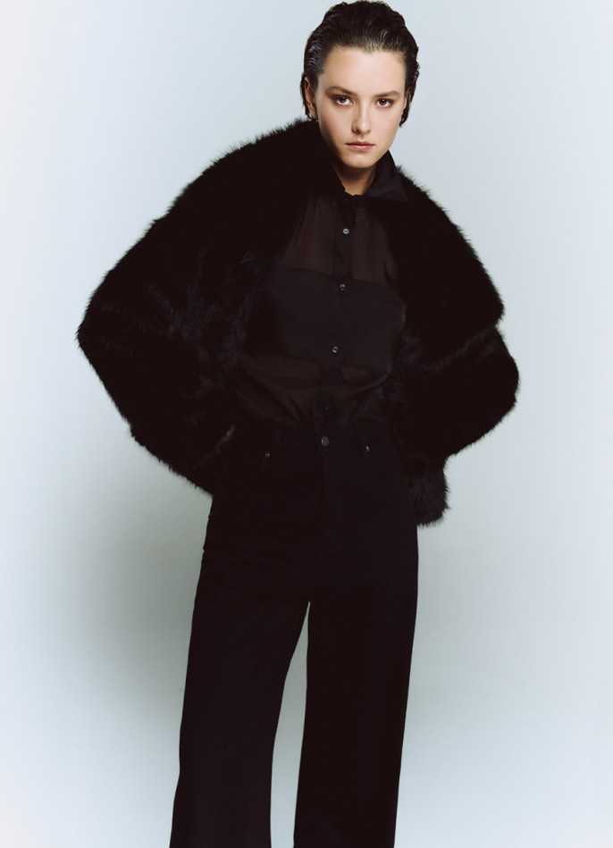 Укороченная шуба из искусственного меха