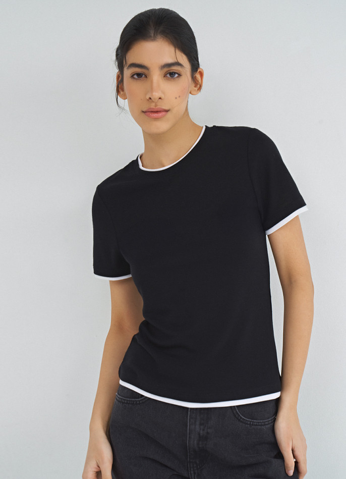 Футболка с контрастной окантовкой
