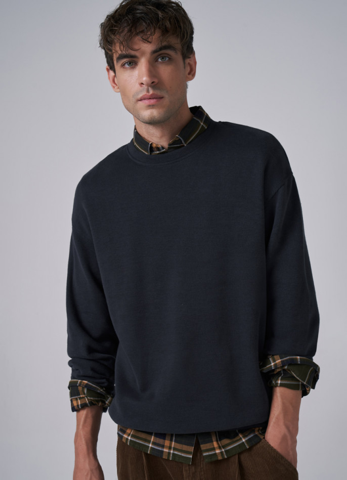 Джемпер с лёгкими потёртостями