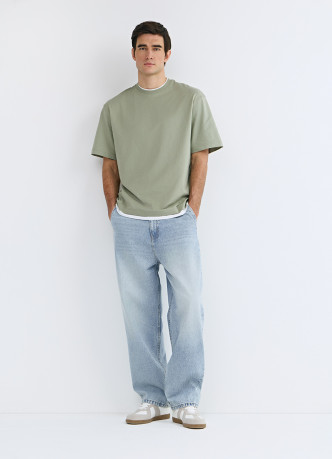 Футболка из плотного хлопка с контрастными деталями