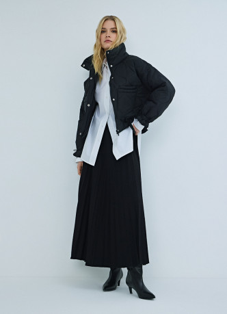 Утеплённая короткая куртка