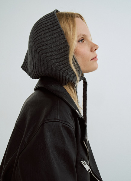 

Вязаная косынка на завязках, Серый