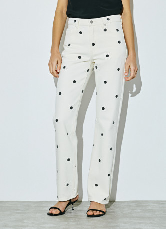 Прямые джинсы в горошек