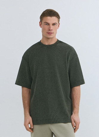 Футболка из структурной ткани