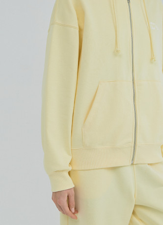 Толстовка на молнии с вышивкой