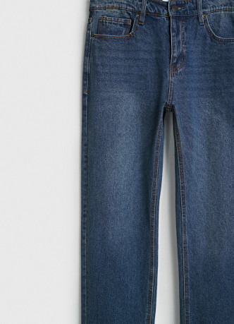 Прямые джинсы