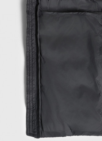 Лёгкая утеплённая куртка с капюшоном