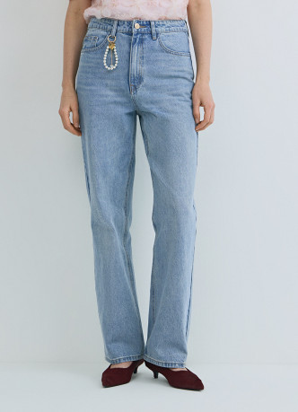 Прямые джинсы с брелоком