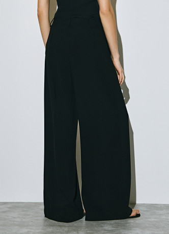 Прямые брюки со складками