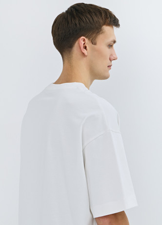 Футболка из плотного хлопка с карманом