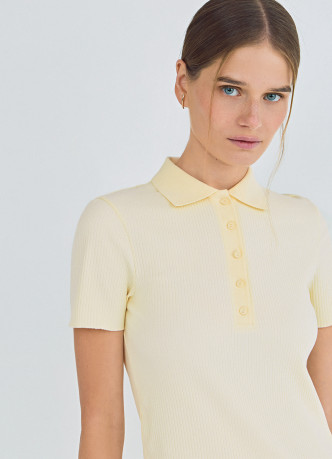 Поло в рубчик с коротким рукавом