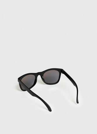 Солнцезащитные очки для мальчиков