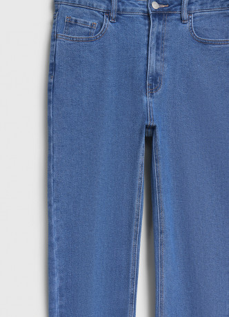 Узкие джинсы с высокой посадкой