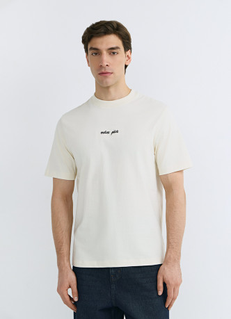 Футболка с принтом и вышивкой