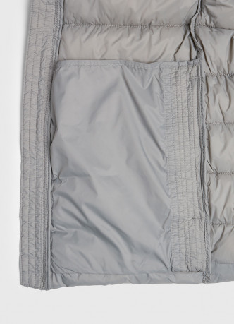 Утеплённая лёгкая куртка с воротником-стойкой