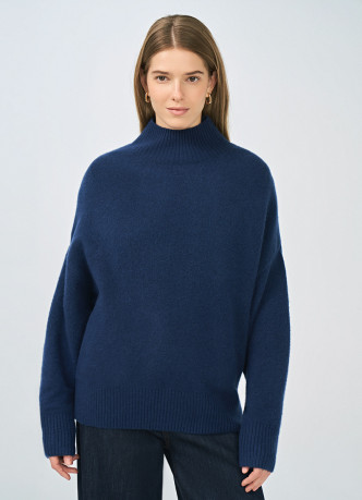 Свитер из мягкой пряжи с шерстью