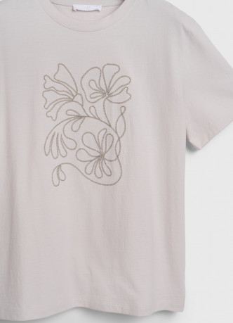 Футболка с цветочным декором