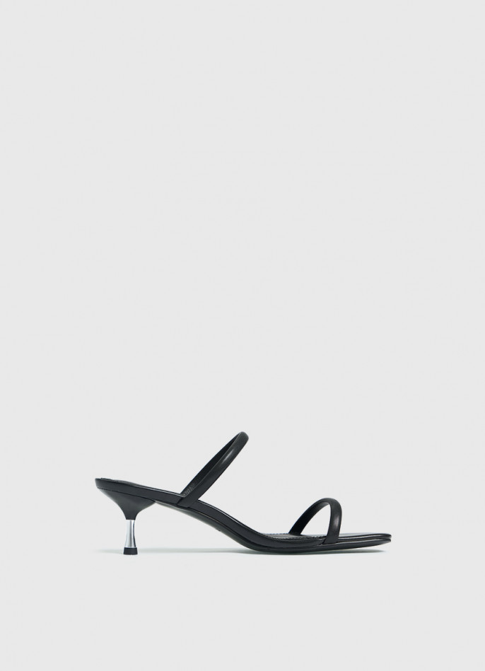 Босоножки на каблуке