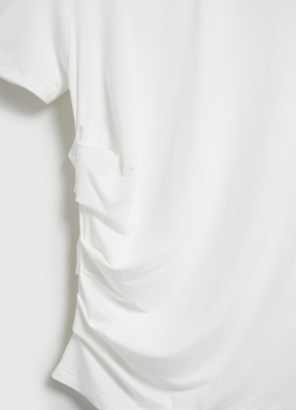 Футболка с драпировкой