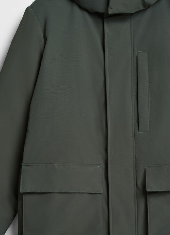 Утеплённая куртка с накладными карманами