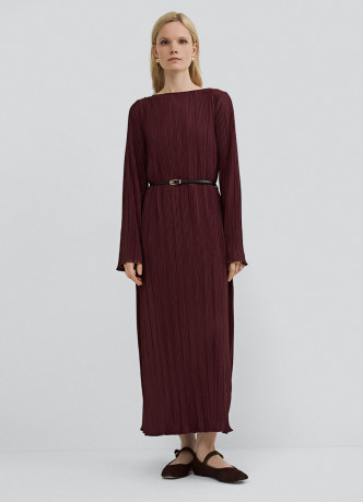 Трикотажное платье с ремнём