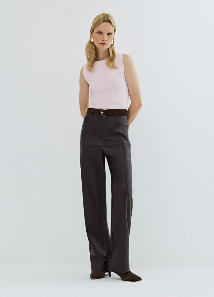 Прямые брюки из искусственной кожи