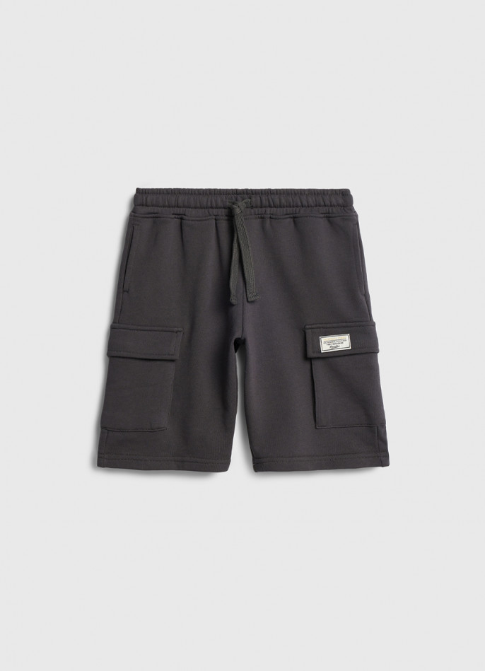 Шорты с накладными карманами для мальчиков