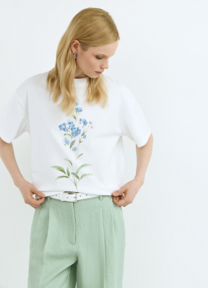 Футболка с цветочным принтом