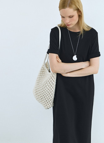 Платье-футболка с разрезом