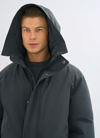 Утеплённая парка с капюшоном