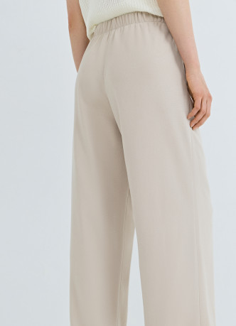 Прямые брюки с эластичным поясом