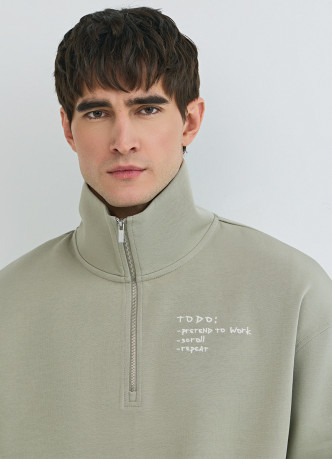 Толстовка с воротником-стойкой на молнии