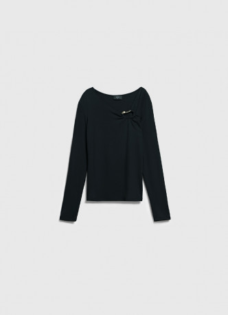 Лонгслив с асимметричным вырезом