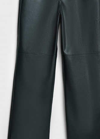 Прямые брюки из искусственной кожи