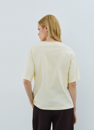 Футболка с декоративным узлом