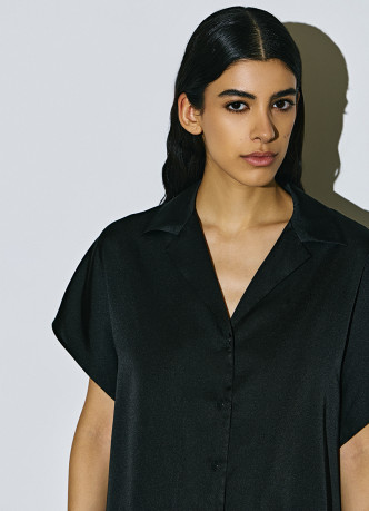 Сатиновая блузка с коротким рукавом