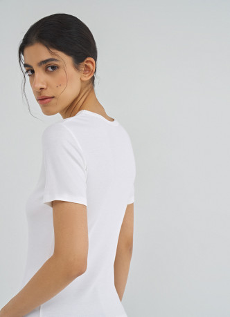 Приталенная футболка в рубчик