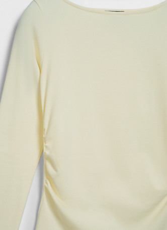 Лонгслив с вырезом лодочкой