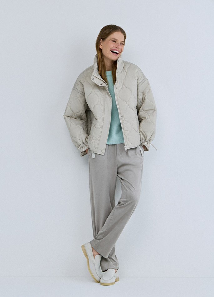 Стёганая утеплённая куртка с воротником-стойкой