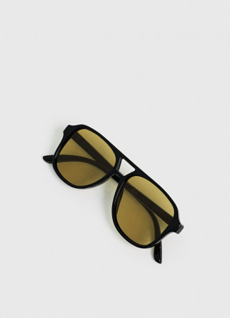 Солнцезащитные очки с цветными линзами