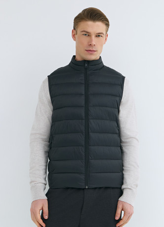 Ультралёгкий жилет с воротником-стойкой