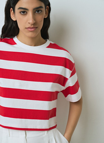 Укороченная футболка