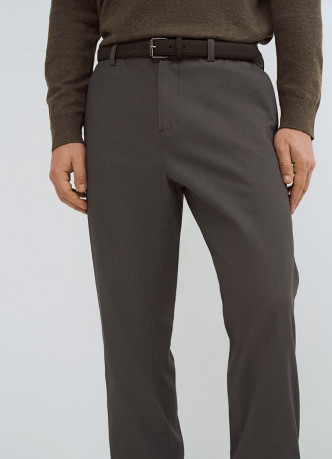 Чиносы с ремнём